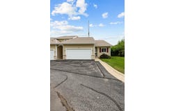 1458 Tower Ln, CedarRapids, IA 52402