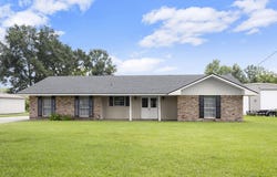 12152 Oakline Acres, St Amant, LA 70774