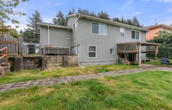 743 N 9TH ST, Coos Bay, OR 97420