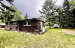 910 10th Avenue, Hancock, WI 54943