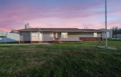 2 W Walnut Street, Salina, OK 74365