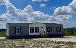 67 Longleaf Rd, Hazlehurst, GA 31539
