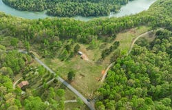 4986 Robbinstown Rd, Byrdstown, TN 38549