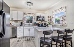 320 East Drive, Marshall, MI 49068