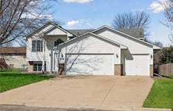 816 Shea Circle, Belle Plaine, MN 56011