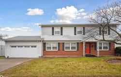 123 Glendale Drive, Burlington, IA 52601
