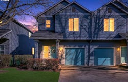 810 E 9TH St, Newberg, OR 97132