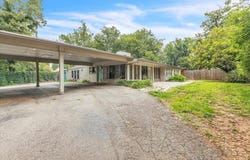 417 Garth Brooks Boulevard, Yukon, OK 73099