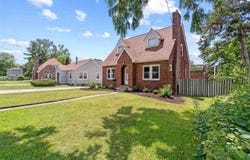 1905 Muscatine Ave, IowaCity, IA 52240