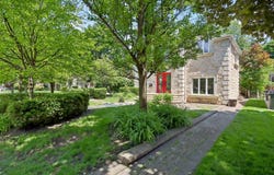 6857 N Knox Avenue, Lincolnwood, IL 60712