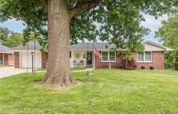218 Ridgeway Drive, Jefferson City, MO 65101