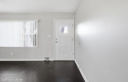 8105 Devonshire Dr, Louisville, KY 40258