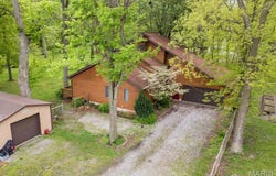 22000 East Road, Carlyle, IL 62231