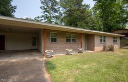 709 N Sunset Drive, Yazoo City, MS 39194