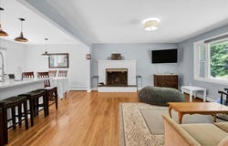 8 Deborah Drive, South Burlington, VT 05403