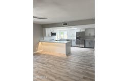 1102 E GRANDVIEW Road, Phoenix, AZ 85022