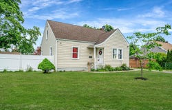 27 William Avenue, Central Islip, NY 11722