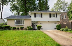 433 University Avenue, Elyria, OH 44035
