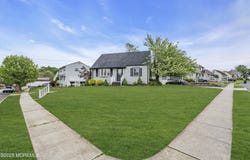 99 Crestview Road, Fords, NJ 08863