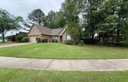 4600 SHADOW FIELD Ln, Bartlett, TN 38002