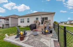 9904 NW 82nd Avenue, Johnston, IA 50131