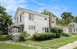 300 N Kalamazoo Street, Paw Paw, MI 49079
