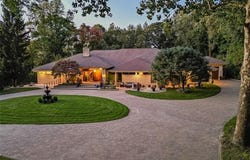 17477 IRIS Circle, Clinton Twp, MI 48036