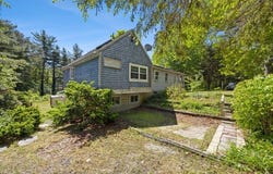 2 Cardinal Ave, Wareham, MA 02538
