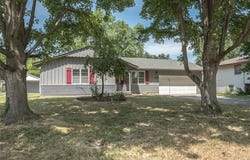 1222 S Maple Street, Ottawa, KS 66067