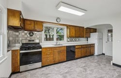 298 Cedar Grove Ln, Franklin Twp., NJ 08873-5209