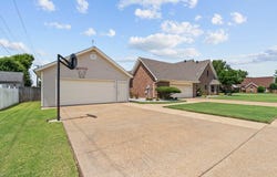1500 W BARTON AVENUE, West Memphis, AR 72301