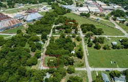 415 W Wylie Street, Wolfe City, TX 75496