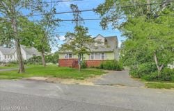 24 Berger Avenue, Oakhurst, NJ 07755