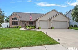 228 Manor Hill Drive, Chatham, IL 62629