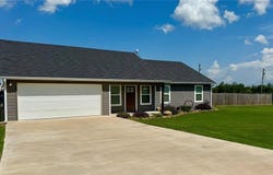 204 Holly Hill Road, Mineral Wells, TX 76067