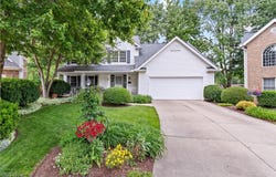 525 Bishop Place, Berea, OH 44017