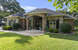 3402 Callie Drive, Grove, OK 74344