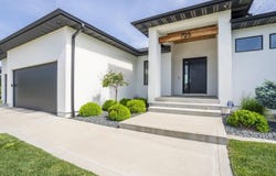 725 E Pinehurst Tr, Dakota Dunes, SD 57049