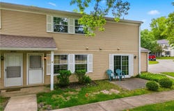 13622 Oakbrook Drive, North Royalton, OH 44133