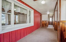1258 Rollins Rd, Central City, IA 52214