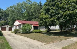 906 Mills Avenue, Muskegon, MI 49445