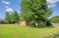 400 Village DR, Lavaca, AR 72941