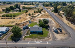 11302 N Albro Rd, Prosser, WA 99350