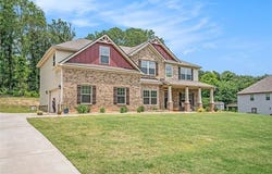 381 Homestead Circle, Forsyth, GA 31029