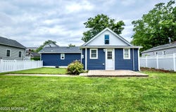 12 Meadowbrook Avenue, Rumson, NJ 07760