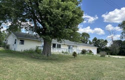 3667 ARTHESIA Street E, Armstrong, IL 61812