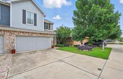 1436 Ravenwood Drive, Mansfield, TX 76063