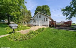 1306 E Pleasant Street, Knoxville, IA 50138