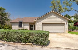 230 Old Oaks Path, Kerrville, TX 78028
