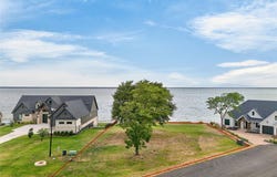1548 Shoreline Dr, Mabank, TX 75143